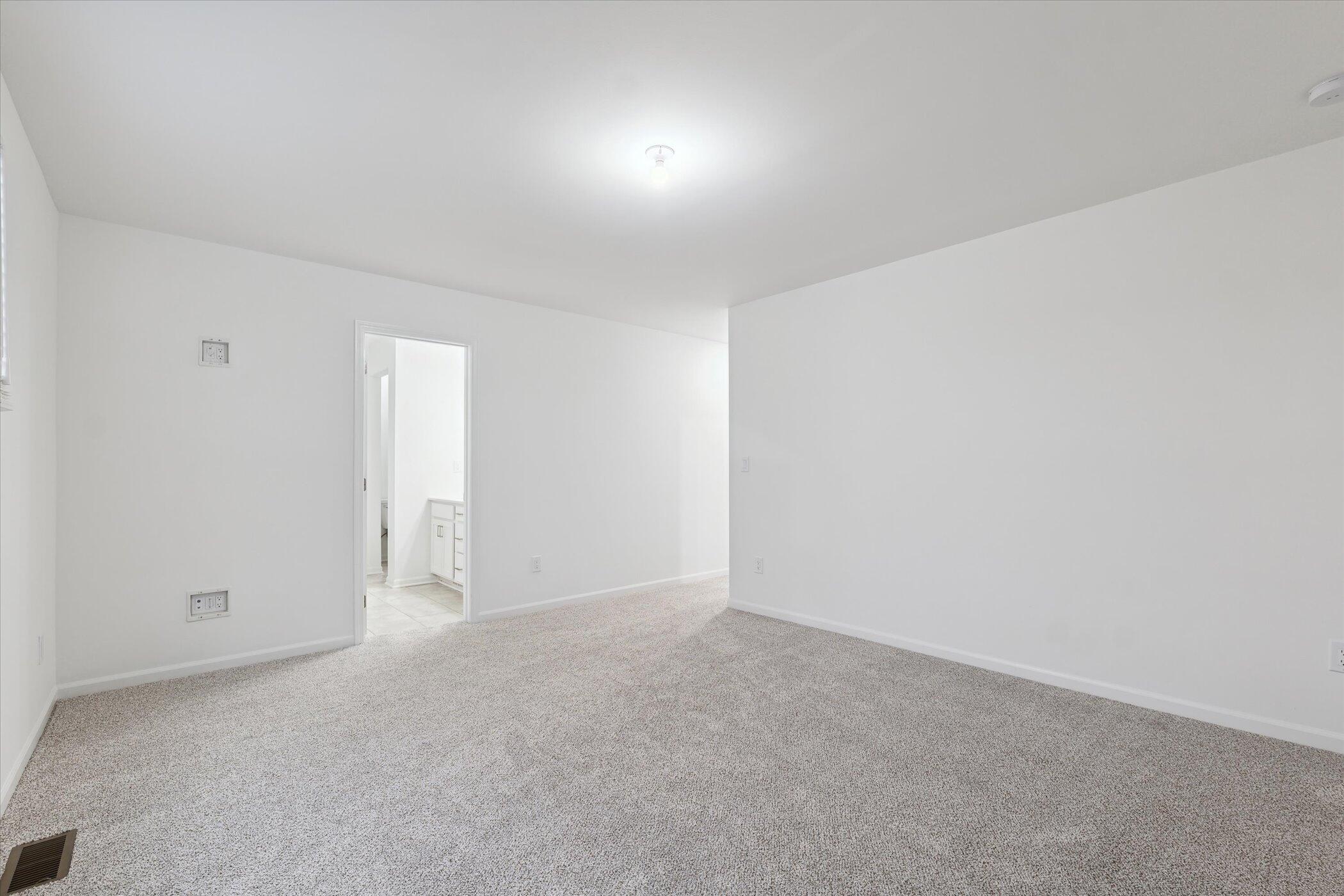 Dexter, Michigan 48130, United States, 4 Bedrooms Bedrooms, ,3 BathroomsBathrooms,Residential,Active,28586