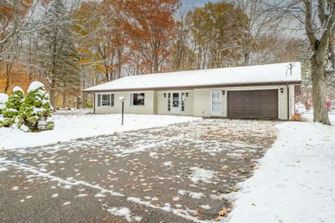 5081 Woodward Avenue Coloma MI 49038