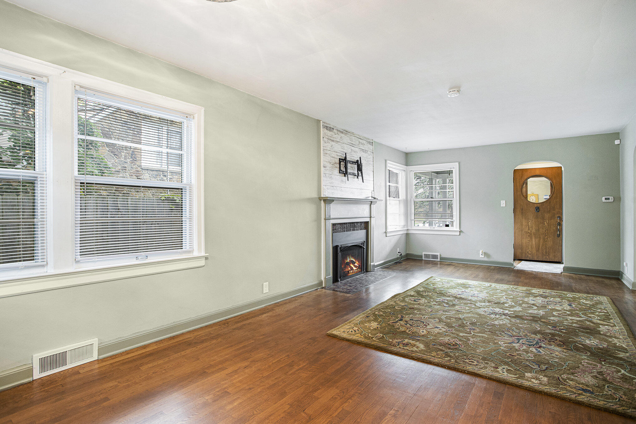 Battle Creek, Michigan 49017, United States, 2 Bedrooms Bedrooms, ,1 BathroomBathrooms,Residential,Pending,140894