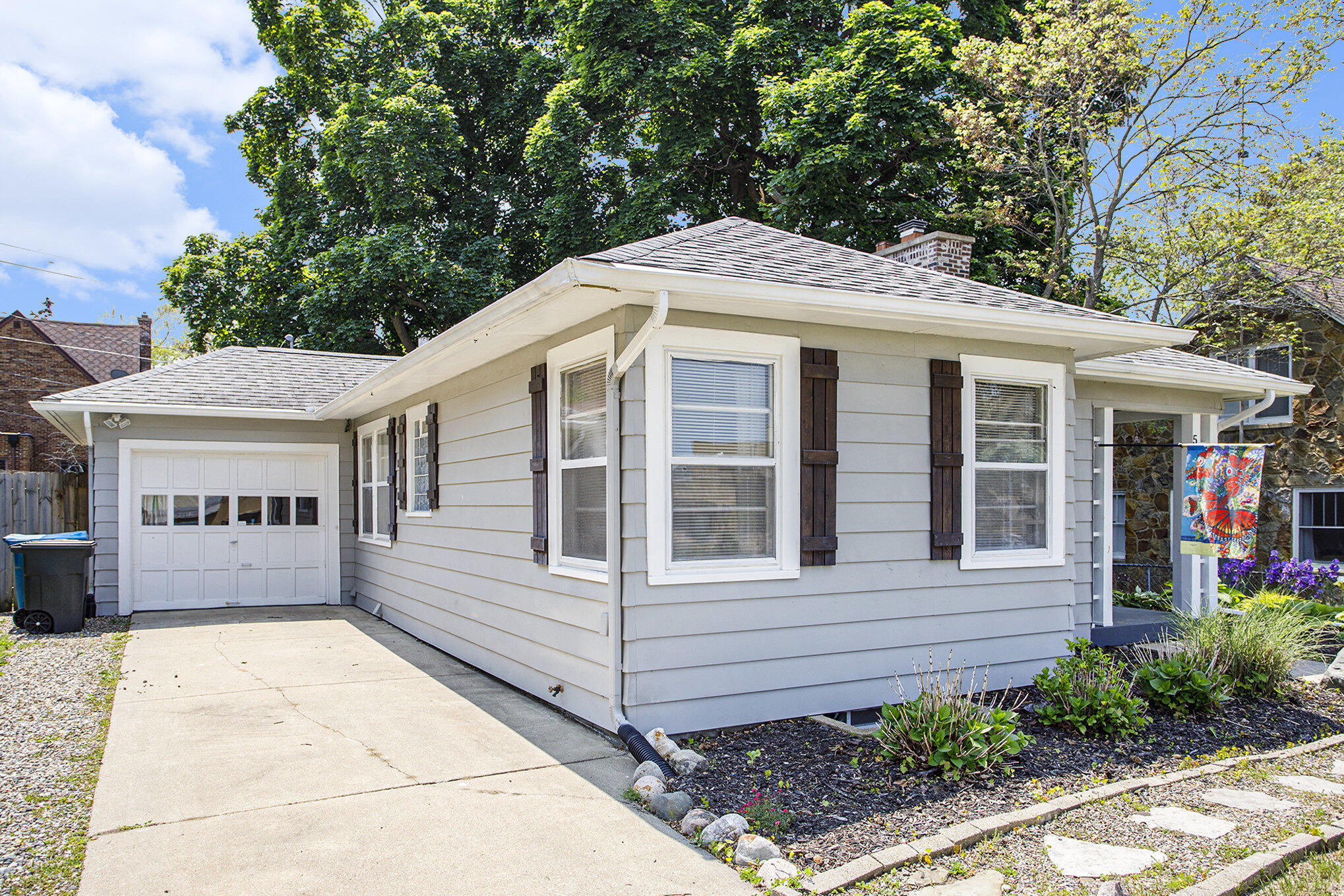 Battle Creek, Michigan 49017, United States, 2 Bedrooms Bedrooms, ,1 BathroomBathrooms,Residential,Pending,140894