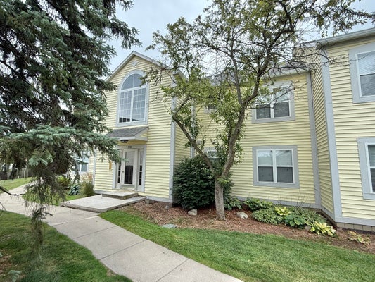 2203 S HURON PKWY APT 4, ANN ARBOR, MI 48104 - Image 1789cc57d2e625f727c9b362c6287783/4093547879