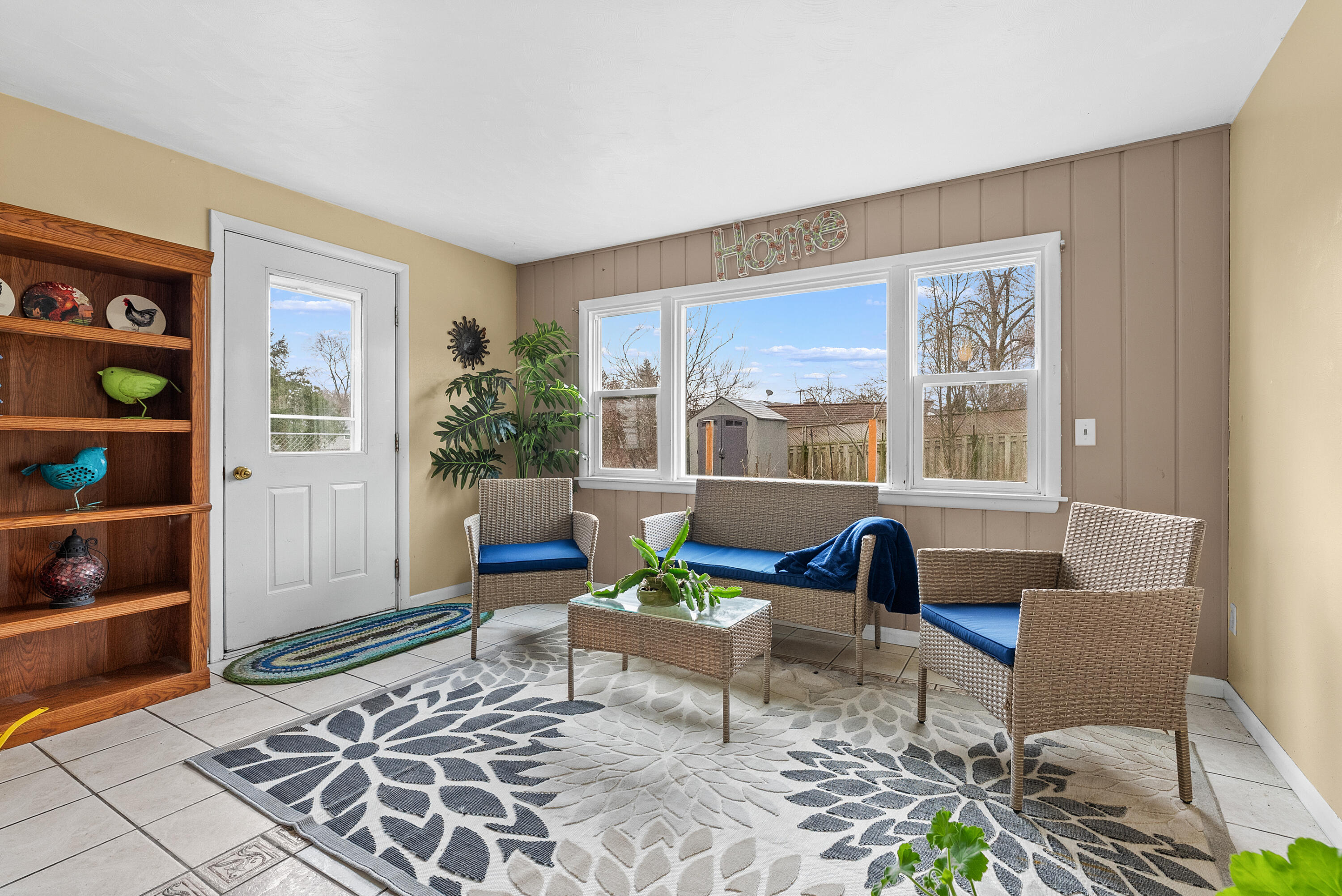 1605 Meadowbrook Lane