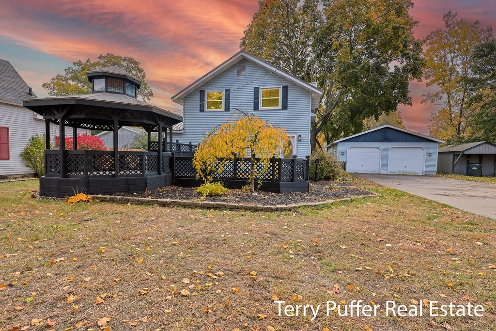 Photo of 2569 Harding Avenue, Muskegon, MI 49441 (MLS # 25056798)