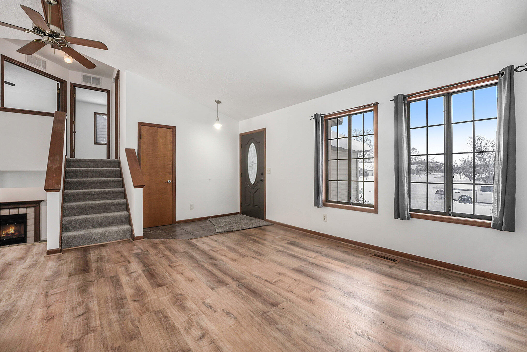 Grand Rapids, Michigan 49548, United States, 3 Bedrooms Bedrooms, ,2 BathroomsBathrooms,Residential,Pending,14562