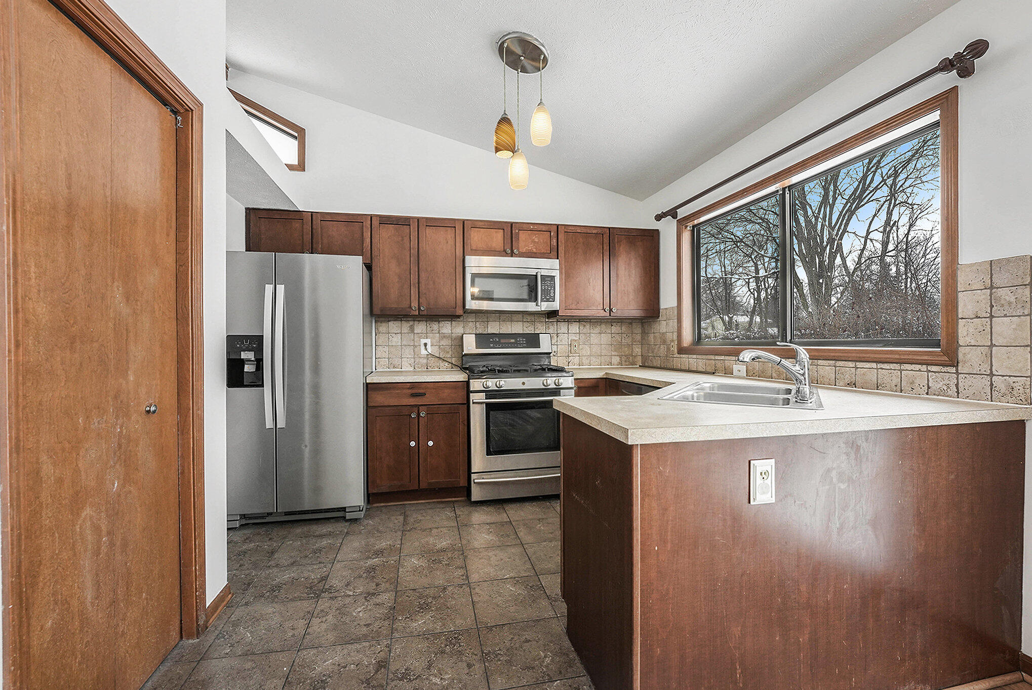 Grand Rapids, Michigan 49548, United States, 3 Bedrooms Bedrooms, ,2 BathroomsBathrooms,Residential,Pending,14562