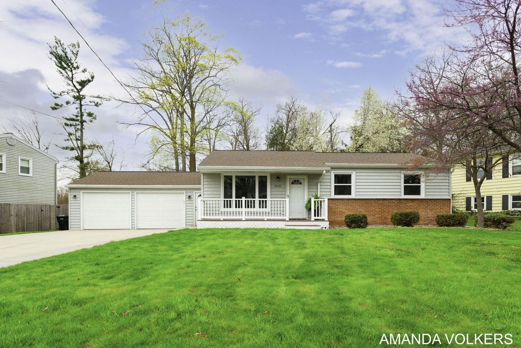 4631 Foxcroft Avenue NW, Comstock Park, MI 49321, MLS 24019677