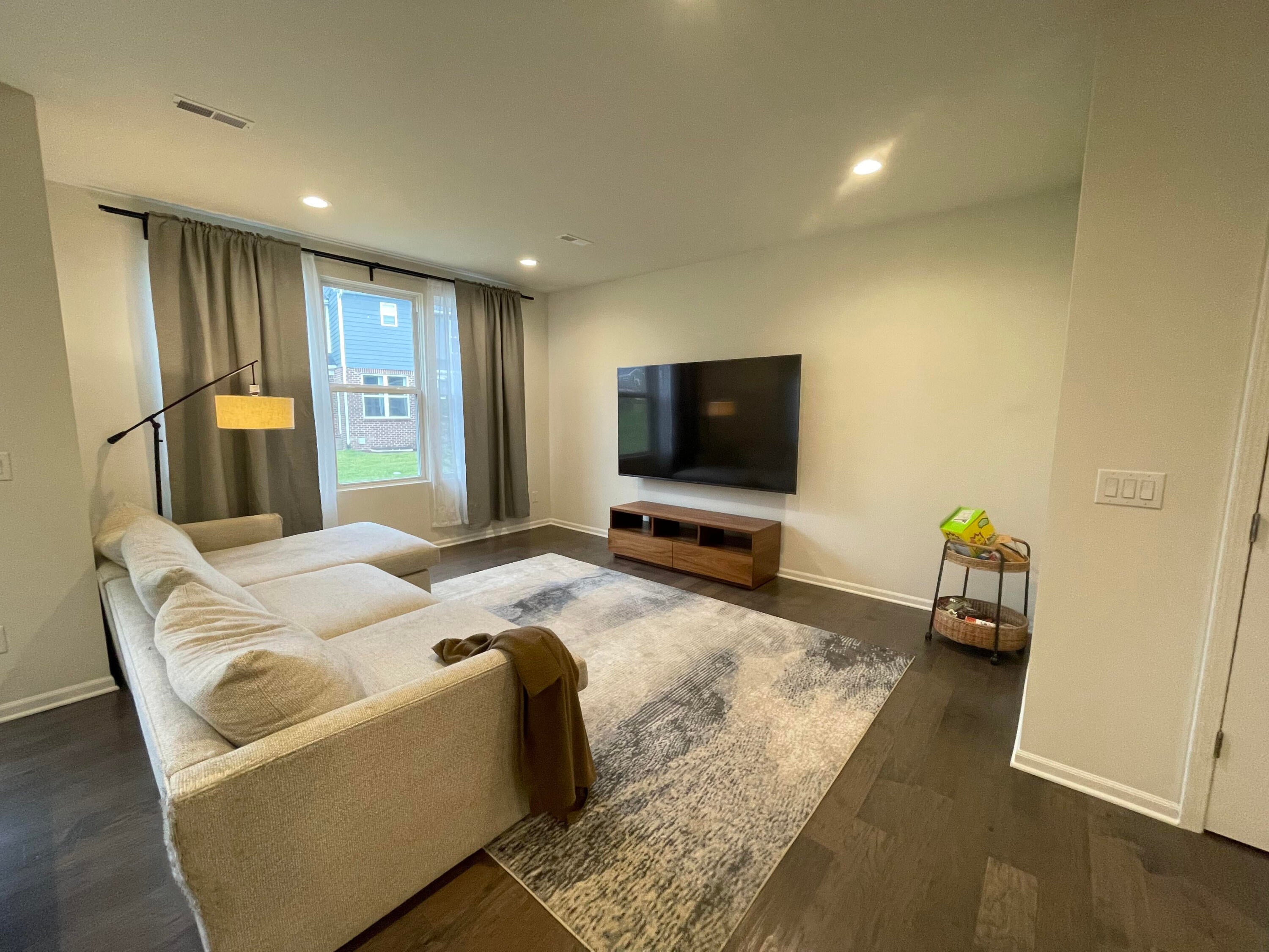 43590 Chancellor Lane