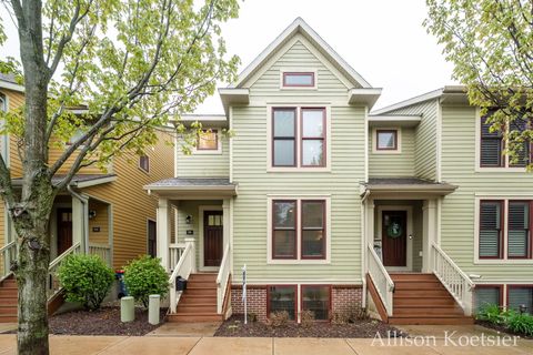 Photo of 918 Blodgett Street SE, Grand Rapids, MI 49506 (MLS # 26019107)