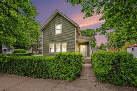 Photo of 831 Second Street NW, Grand Rapids, MI 49504 (MLS # 26021889)