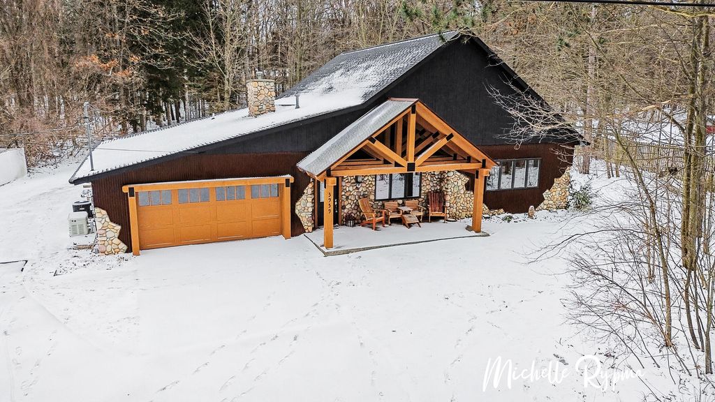 Photo of 3959 64th Street, Holland, MI 49423 (MLS # 26010537)