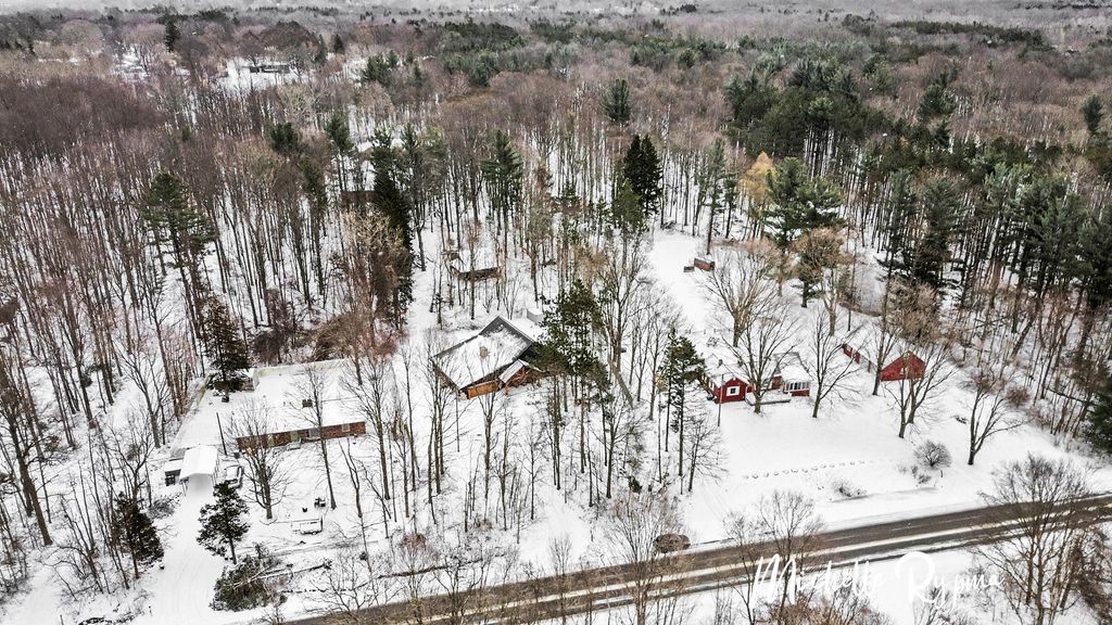 Photo of 3959 64th Street, Holland, MI 49423 (MLS # 26010537)