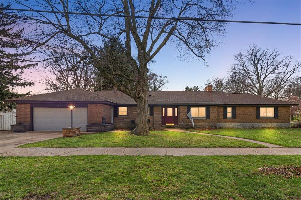 Photo of 724 Columbia Avenue, Holland, MI 49423 (MLS # 26014697)