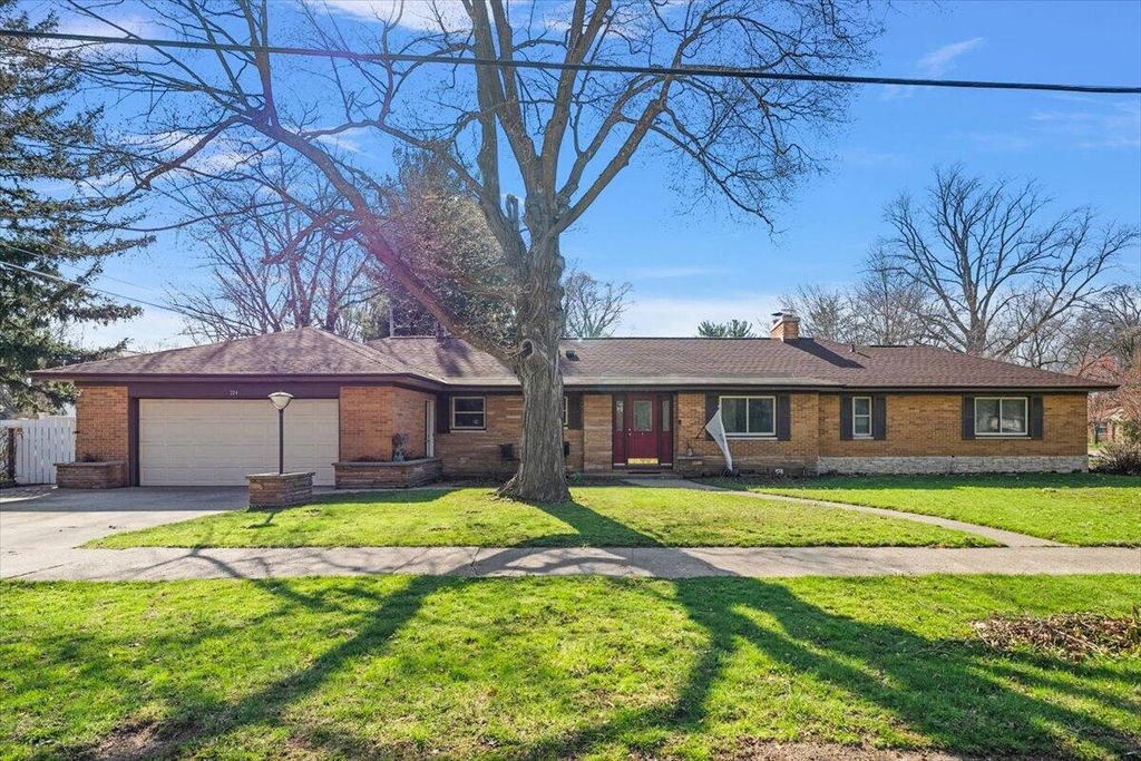 Photo of 724 Columbia Avenue, Holland, MI 49423 (MLS # 26014697)