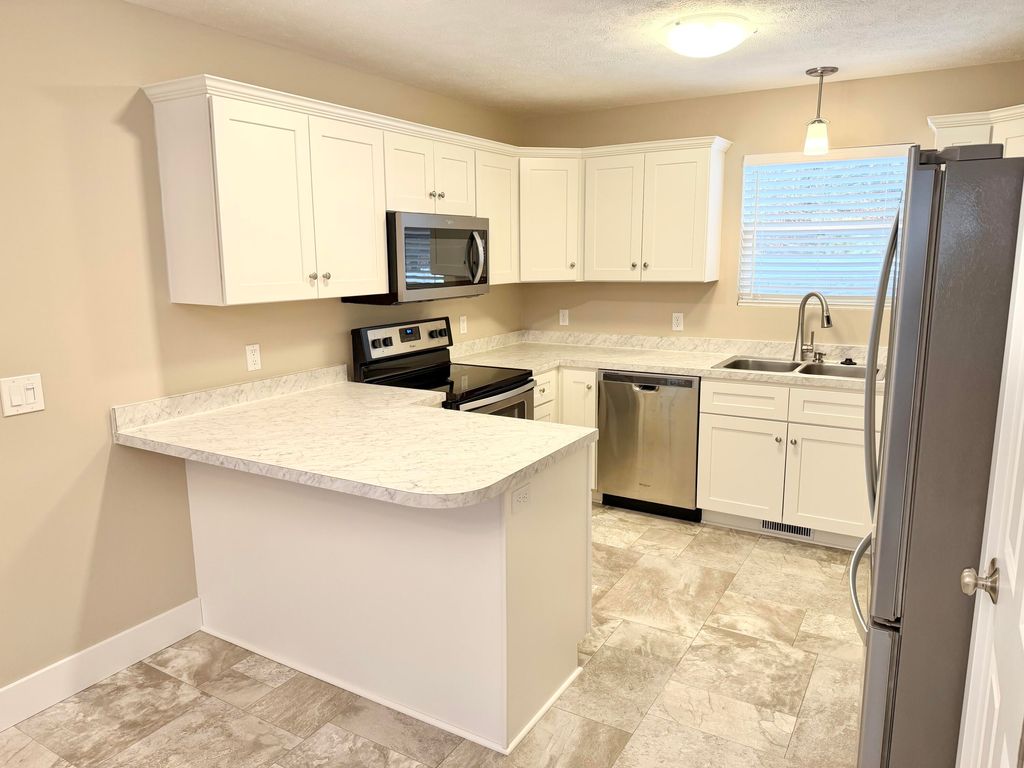 Photo of 2590 Eagle Ridge, Muskegon, MI 49444 (MLS # 25062440)