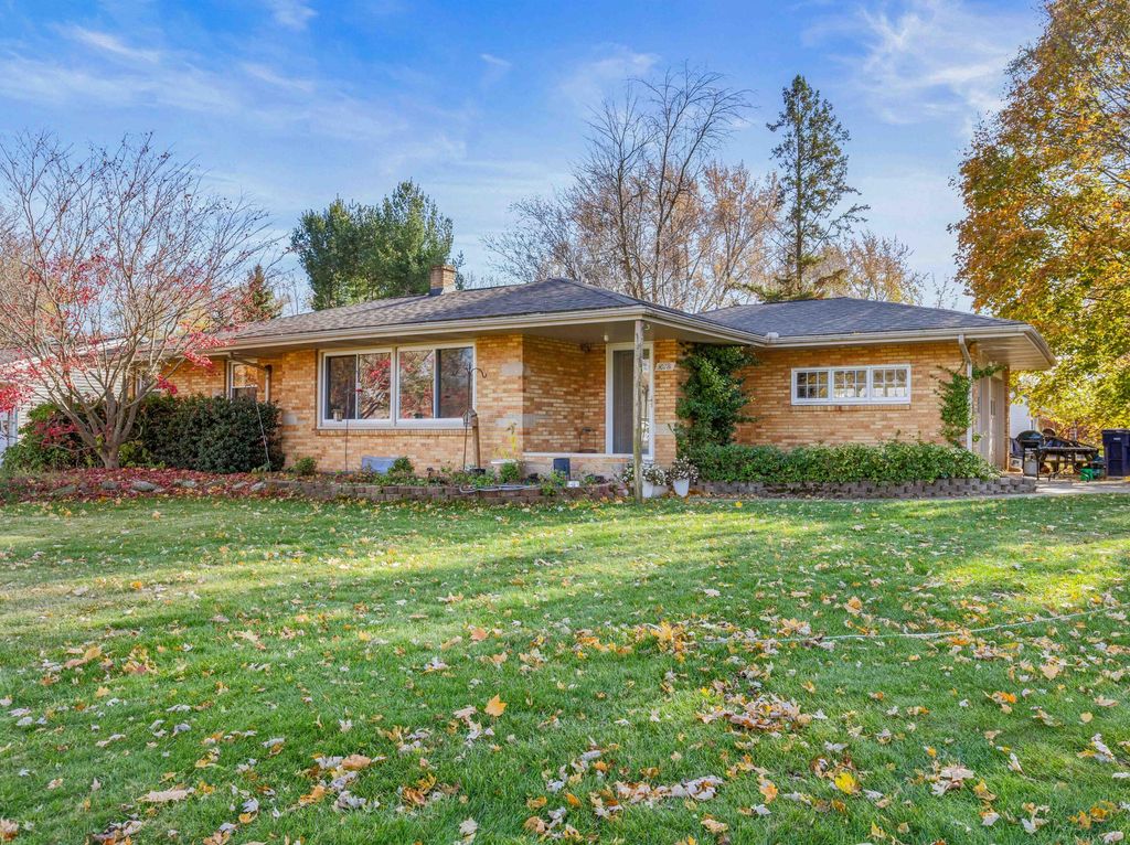 Photo of 1078 Lynden Road, Holland, MI 49423 (MLS # 25058789)