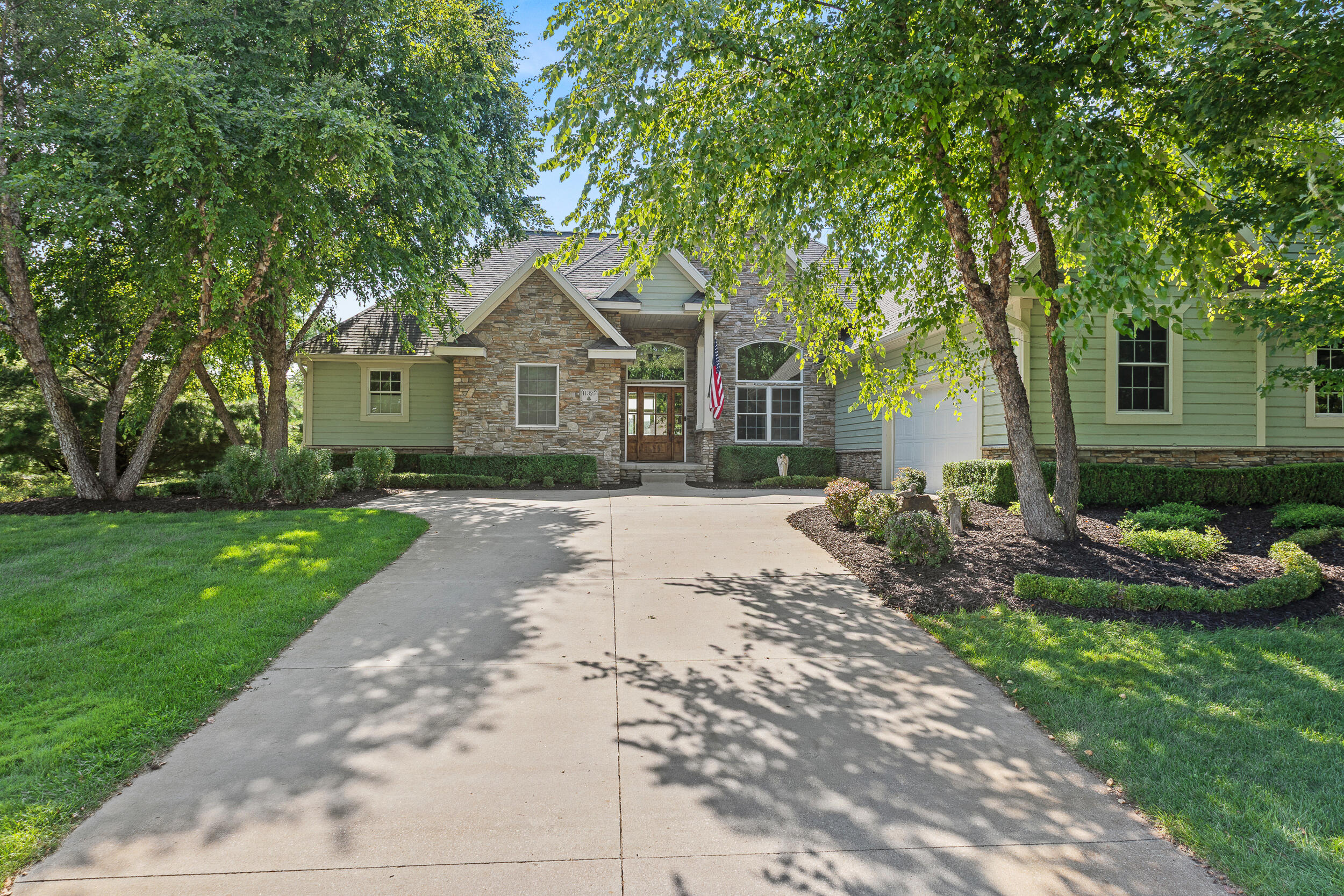11325 Killarney Dr.