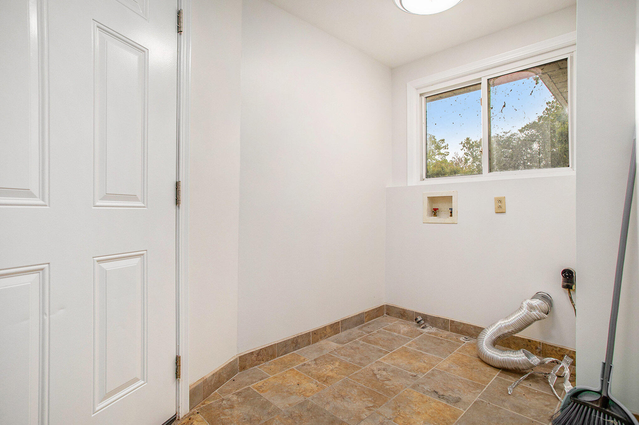 Battle Creek, Michigan 49015, United States, 3 Bedrooms Bedrooms, ,3 BathroomsBathrooms,Residential,Active,215587