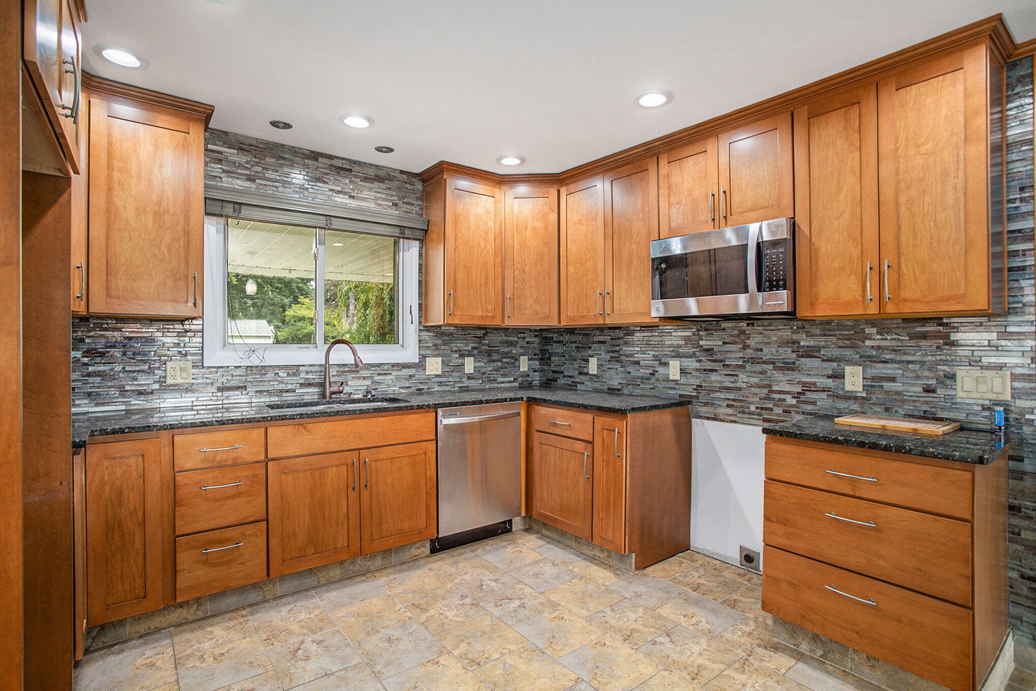 Battle Creek, Michigan 49015, United States, 3 Bedrooms Bedrooms, ,3 BathroomsBathrooms,Residential,Active,215587