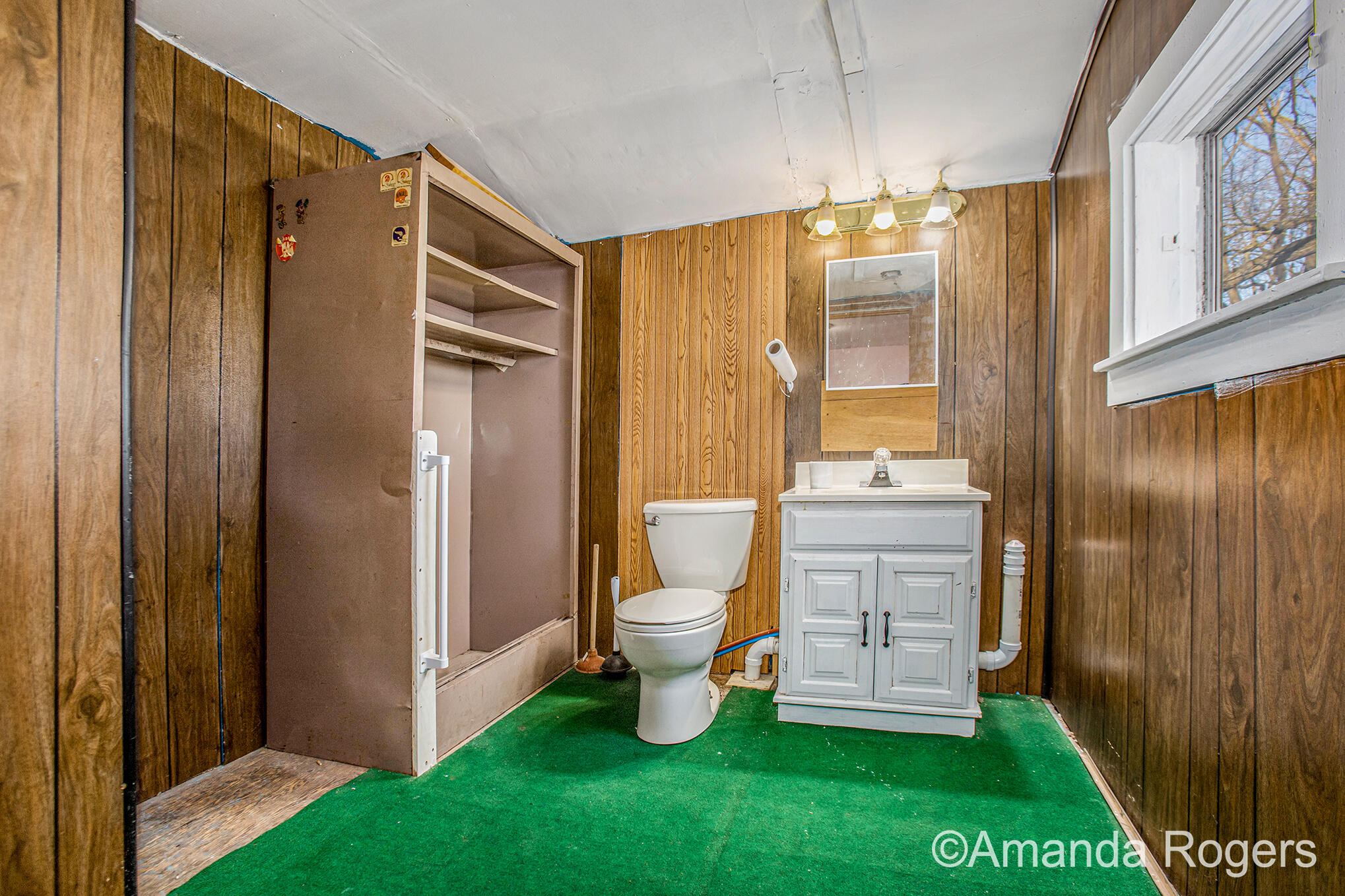 Photo 8 of 26 of 726 N Lafayette Street SE house