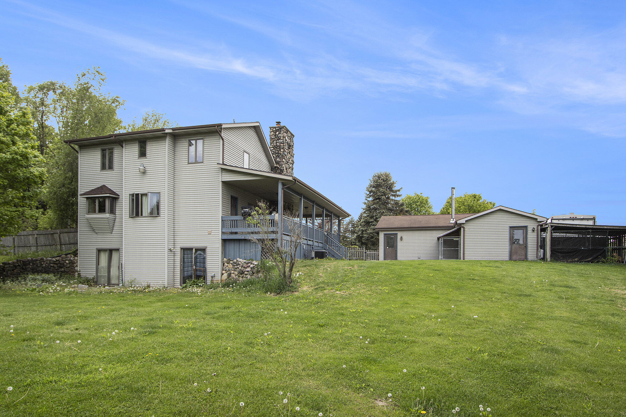 6528 Douglas Avenue