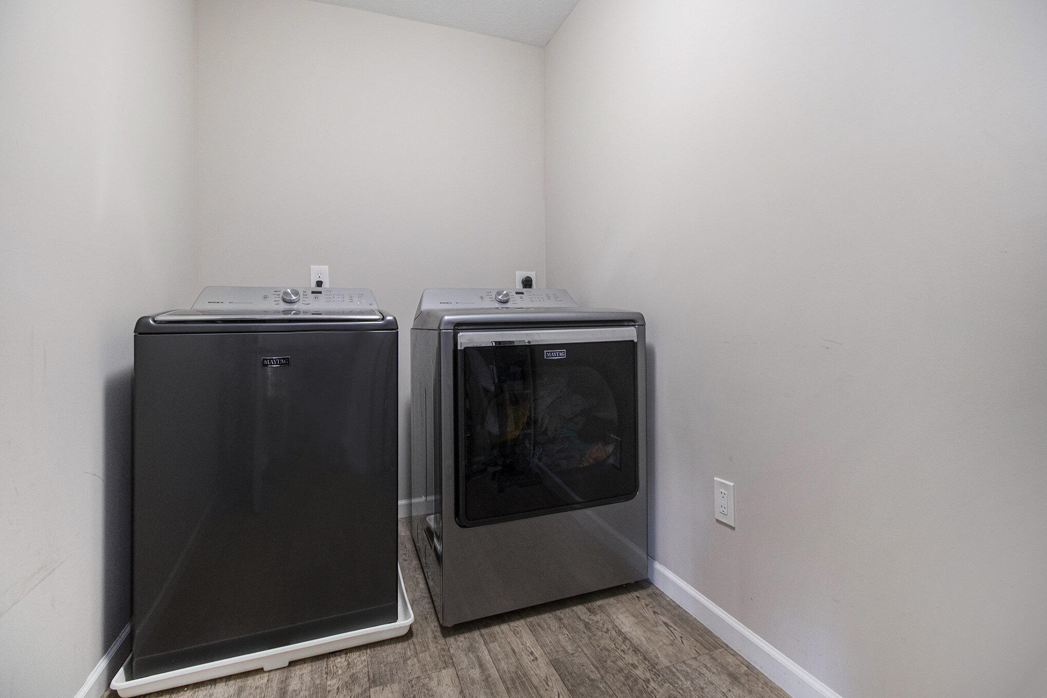 Kalamazoo, Michigan 49009, United States, 5 Bedrooms Bedrooms, ,4 BathroomsBathrooms,Residential,Active,176009