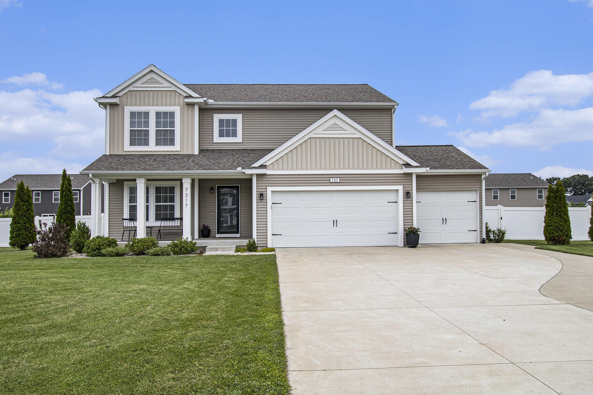 Kalamazoo, Michigan 49009, United States, 5 Bedrooms Bedrooms, ,4 BathroomsBathrooms,Residential,Active,176009