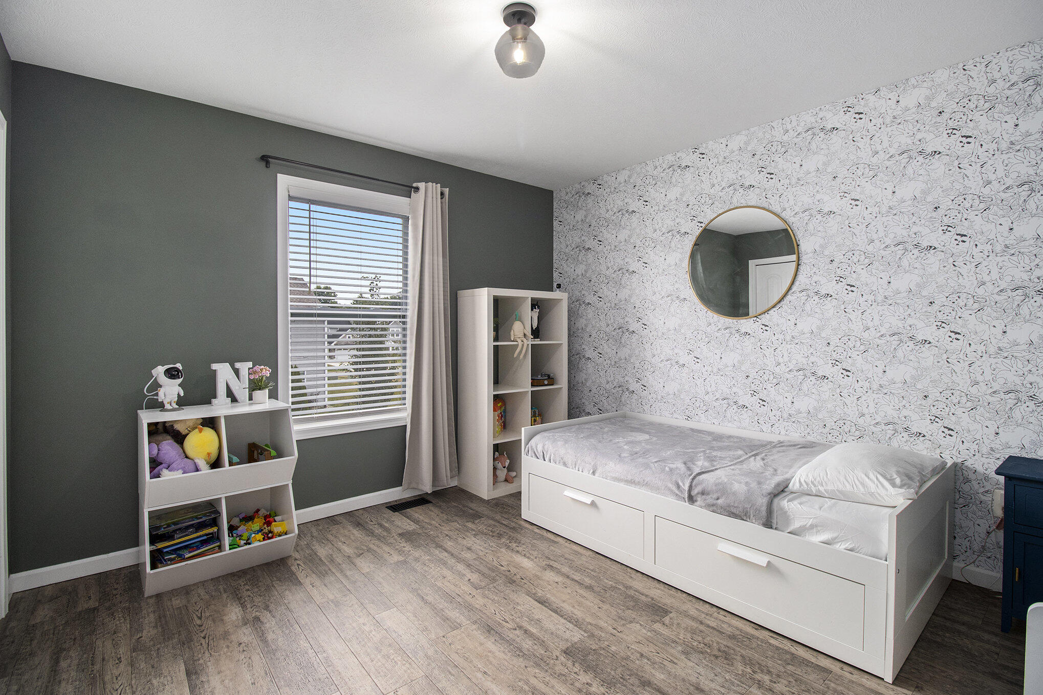 Kalamazoo, Michigan 49009, United States, 5 Bedrooms Bedrooms, ,4 BathroomsBathrooms,Residential,Active,176009