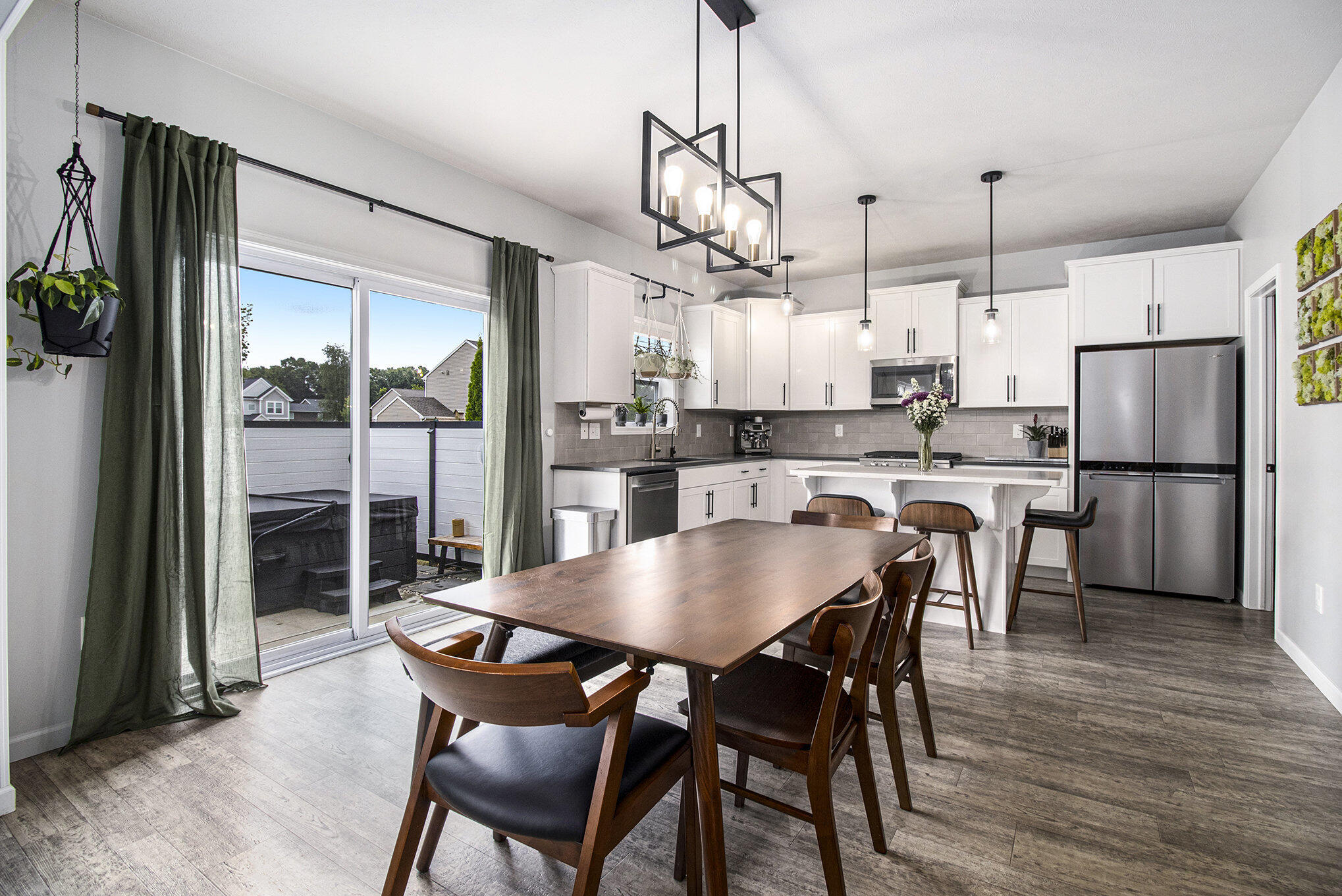 Kalamazoo, Michigan 49009, United States, 5 Bedrooms Bedrooms, ,4 BathroomsBathrooms,Residential,Active,176009