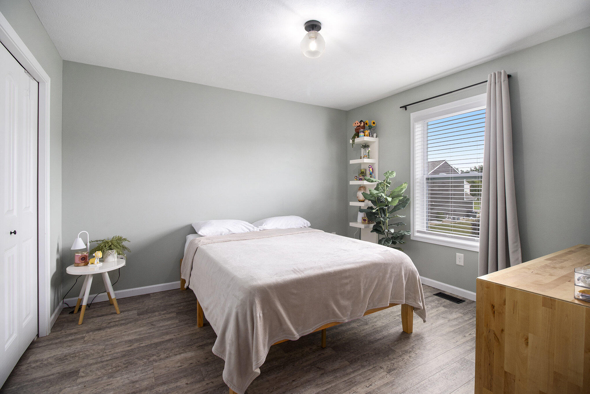 Kalamazoo, Michigan 49009, United States, 5 Bedrooms Bedrooms, ,4 BathroomsBathrooms,Residential,Active,176009