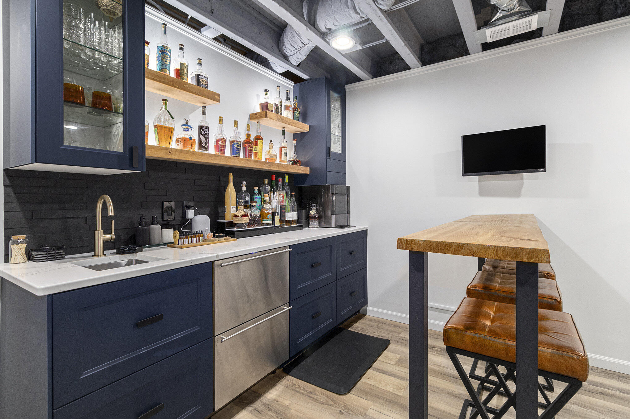 Kalamazoo, Michigan 49009, United States, 5 Bedrooms Bedrooms, ,4 BathroomsBathrooms,Residential,Active,176009