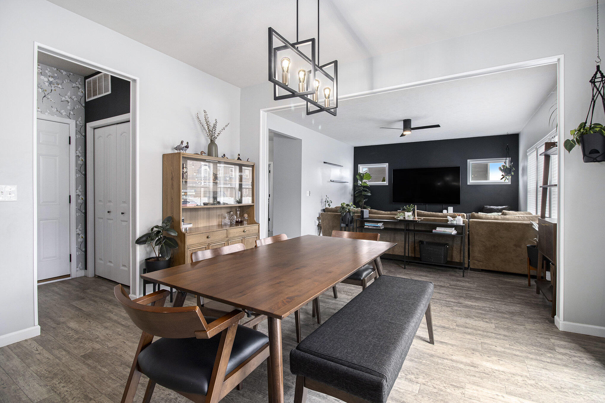 Kalamazoo, Michigan 49009, United States, 5 Bedrooms Bedrooms, ,4 BathroomsBathrooms,Residential,Active,176009