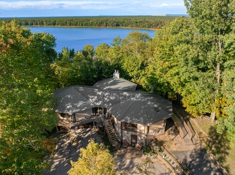 Photo of 3810 Deer Ridge Trail, Beulah, MI 49617 (MLS # 26054230)
