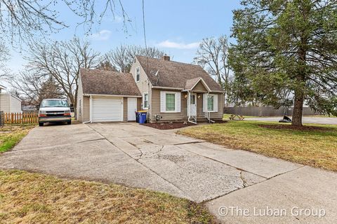 Photo of 3119 Fuller Avenue NE, Grand Rapids, MI 49505 (MLS # 26013133)