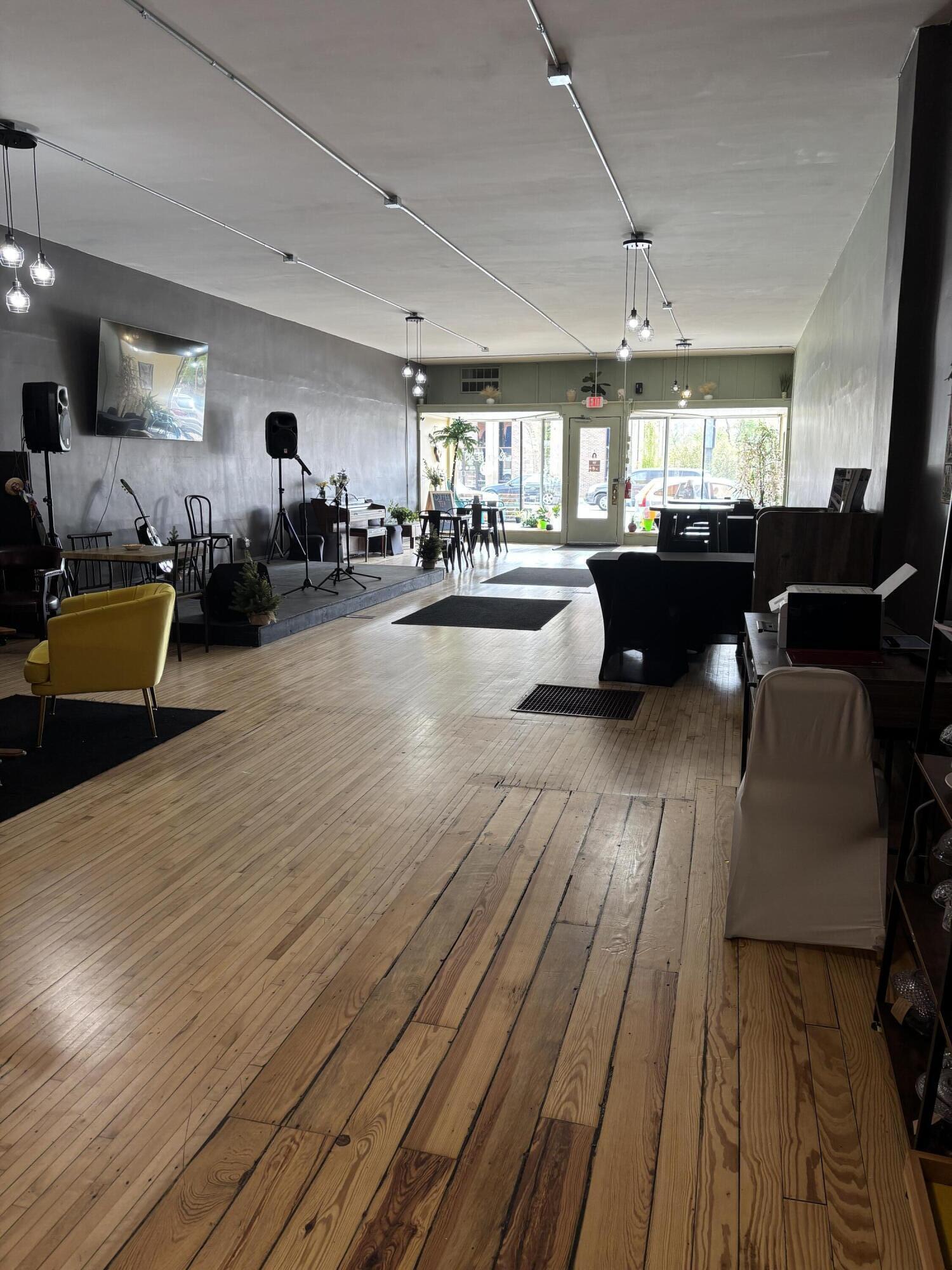 114 S Broadway Street