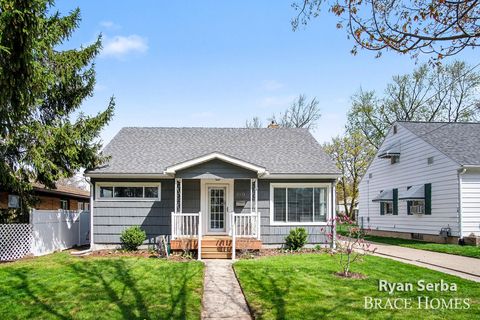 Photo of 1009 Drexel Drive NE, Grand Rapids, MI 49505 (MLS # 26017487)