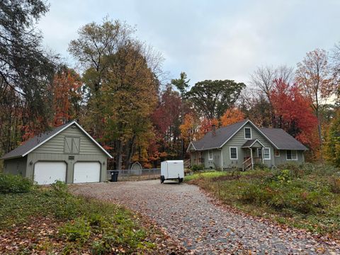 Photo of 4074 W Roosevelt Road, Montague, MI 49437 (MLS # 25053894)