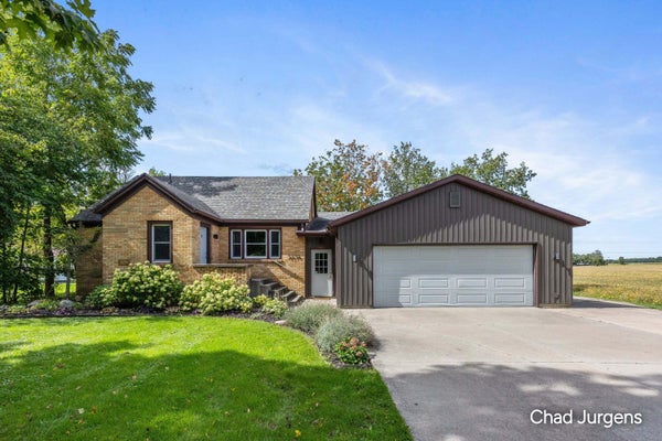 9379 KALAMAZOO AVE SE, CALEDONIA, MI 49316 - Image 196cdc3a42e86332a68c1416a67c6b5a/2160028569