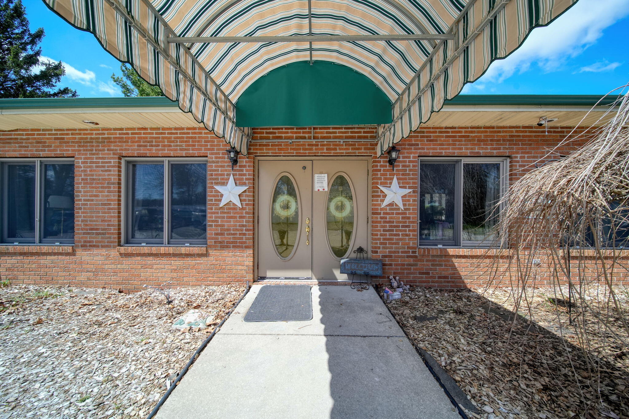 5585 Brooklyn Road