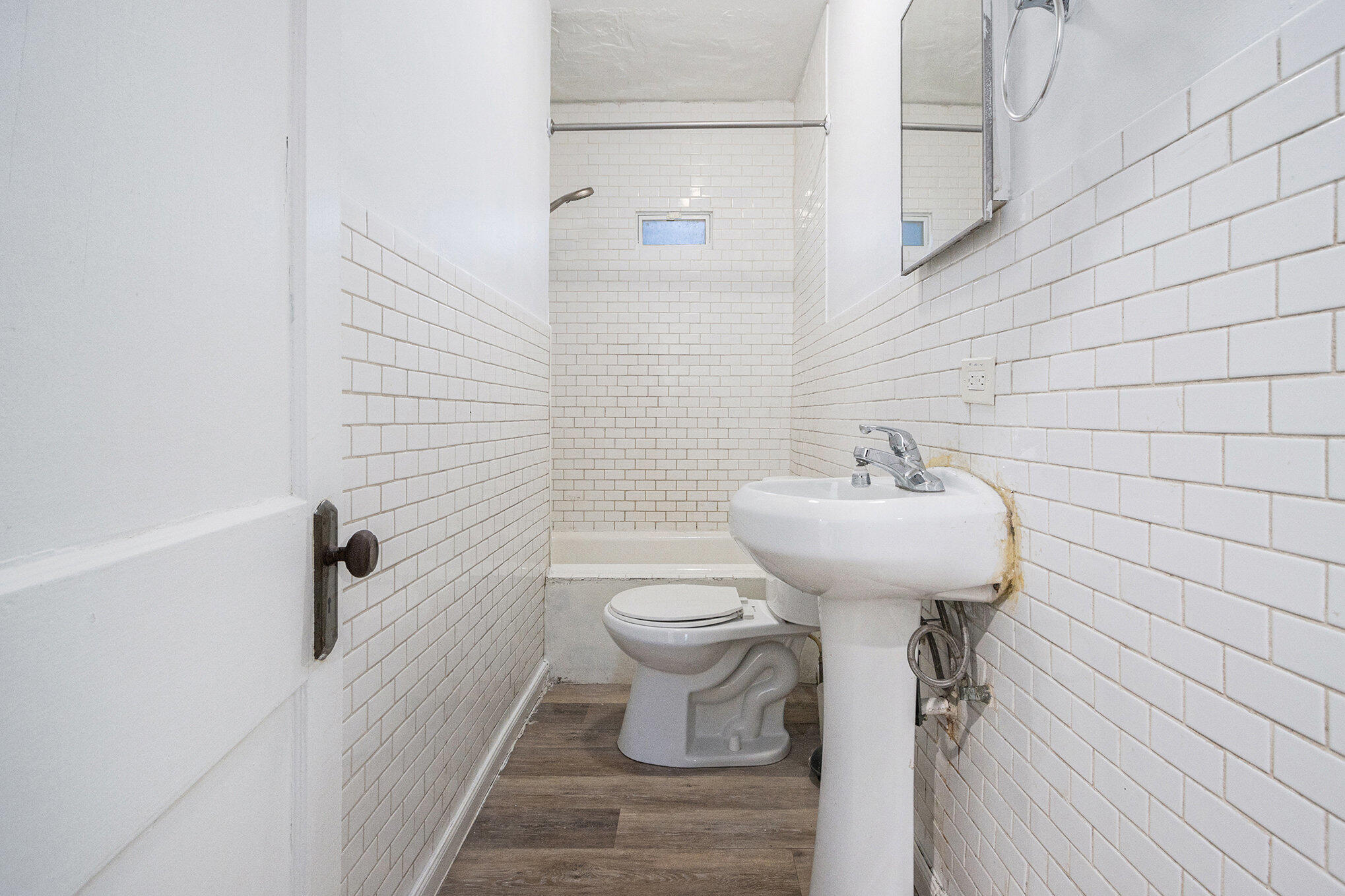 Kalamazoo, Michigan 49001, United States, 4 Bedrooms Bedrooms, ,1 BathroomBathrooms,Residential,Active,22925