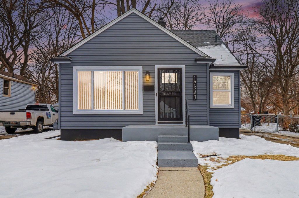 Photo of 17343 Salem Street, Detroit, MI 48219 (MLS # 26005332)