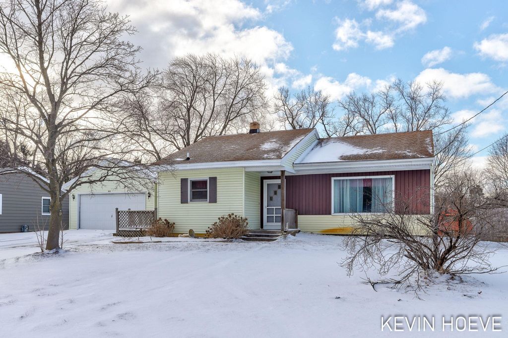 Photo of 746 Riley Street, Holland, MI 49424 (MLS # 26006673)
