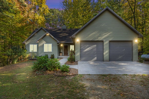 10154 CONNELLEY AVE NE, GREENVILLE, MI 48838 - Image 19e24e86beca9d7ca40c4f2e40ab08e2/2853369435