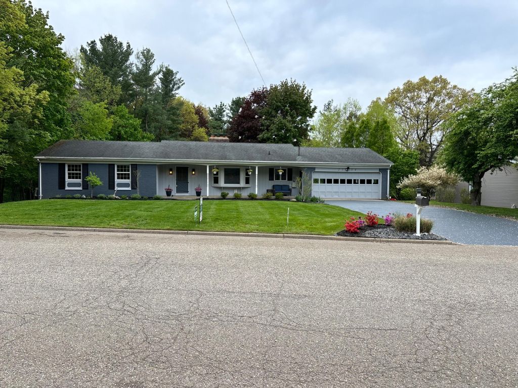 Photo of 2134 Sycamore Lane, Kalamazoo, MI 49008 (MLS # 26005557)