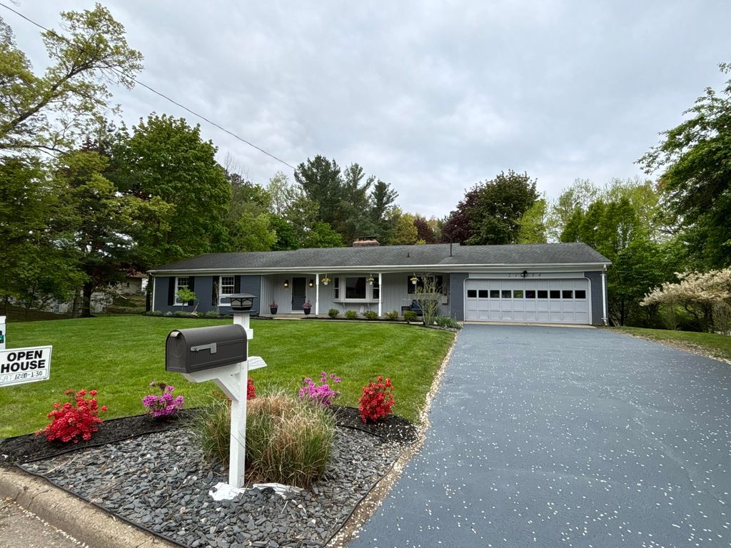 Photo of 2134 Sycamore Lane, Kalamazoo, MI 49008 (MLS # 26005557)