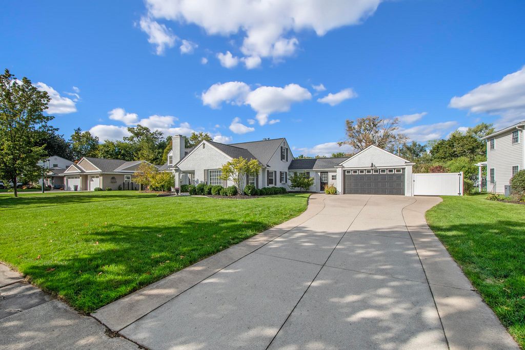Photo of 2821 Elmwood Drive SE, East Grand Rapids, MI 49506 (MLS # 25052576)