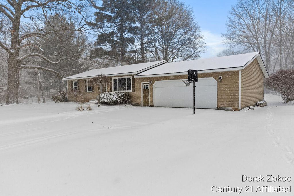 Photo of 11888 Reed Street, Grand Haven, MI 49417 (MLS # 26002210)
