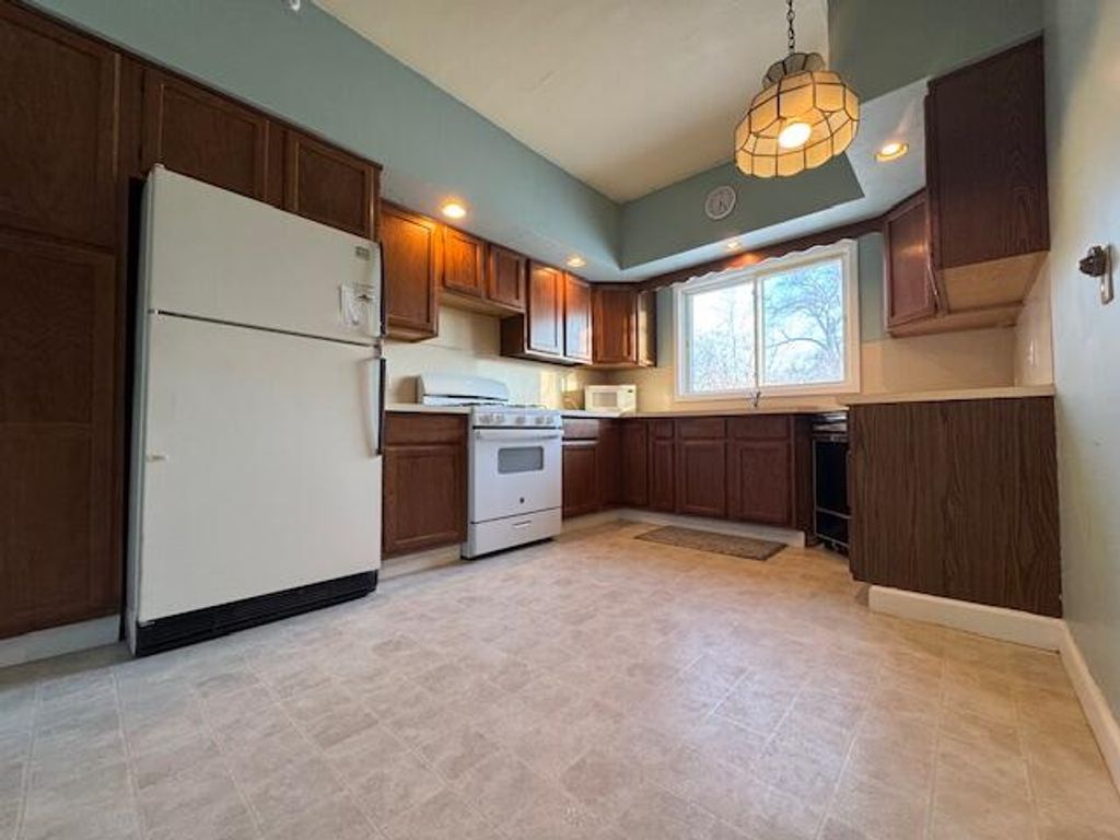 Photo of 329 W Forest Avenue, Muskegon, MI 49441 (MLS # 26005531)