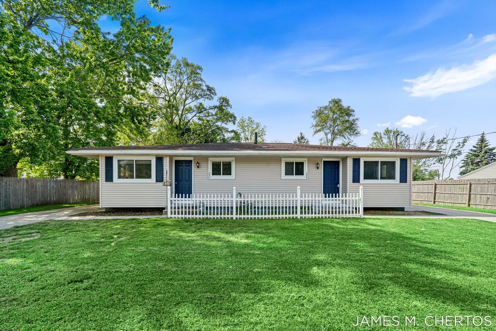 Photo of 228 South Street #230, Spring Lake, MI 49456 (MLS # 26026347)