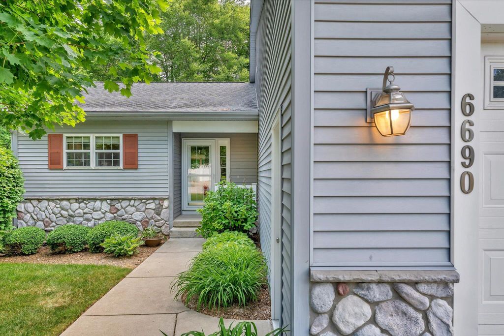 Photo of 6690 Green Valley Court SE, Caledonia, MI 49316 (MLS # 26005160)