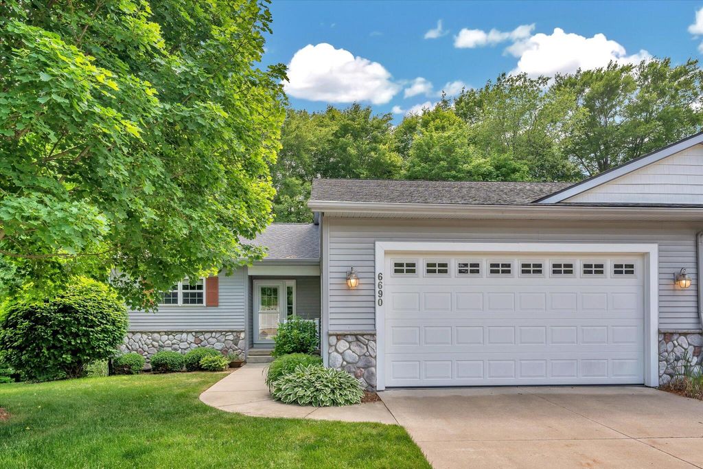 Photo of 6690 Green Valley Court SE, Caledonia, MI 49316 (MLS # 26005160)